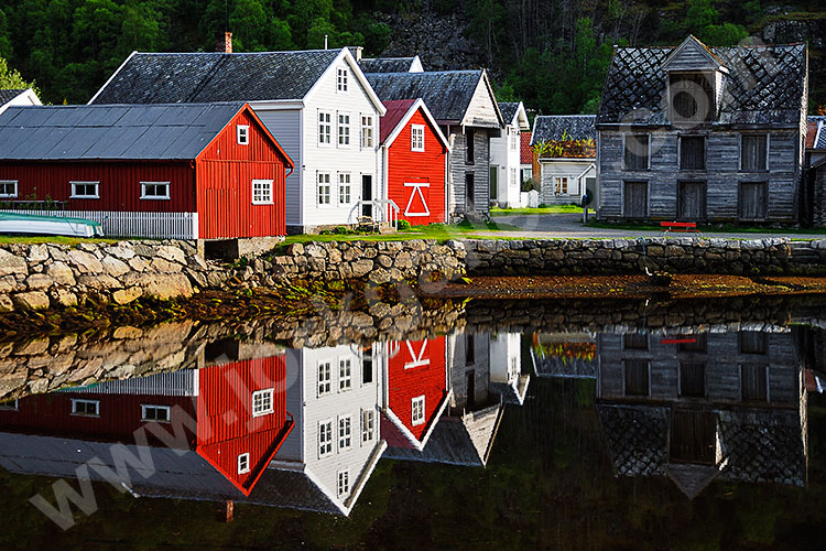 Norwegen, Vestland, Vestland,Sognefjord, Historische Hafenanlage in Laerdal