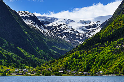 Norwegen, Vestland, Vestland,Hardanger, Am Sandvinvatnet bei Odda mit Blick ins Tal Buardalen