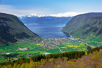 Norwegen, Vestland, Vestland,Sognefjord, Vom Vikafjell talwärts nach Vik mit Blick zum Sognefjord