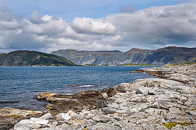 Norwegen, Vestland, Vestland,Nordfjord, Südlich von Selje, Blick zur Insel Selja und zur Halbinsel Stadlandet im Hintergrund