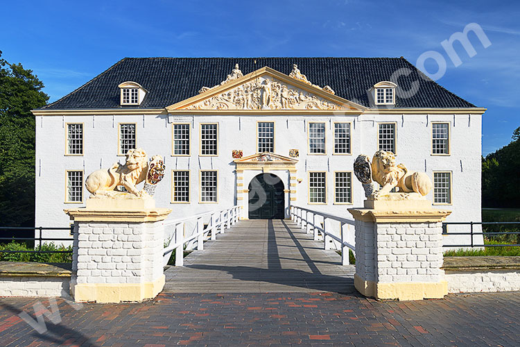 Deutschland, Niedersachsen, Nordseeküste,Ostfriesland, Am Wasserschloss Norderburg