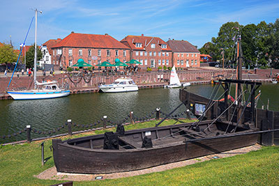 Deutschland, Niedersachsen, Nordseeküste,Ostfriesland, Der Alte Hafen am Hooksieler Binnentief