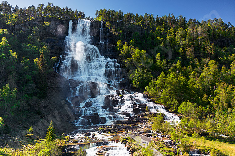 Norwegen, Vestland, Vestland,Voss, Am Wasserfall Tvindevossen