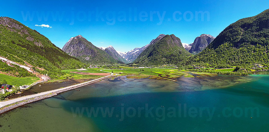 Norwegen, Vestland, Vestland,Sognefjord, Berggipfel am nördlichen Ufer des Fjaerlandsfjords