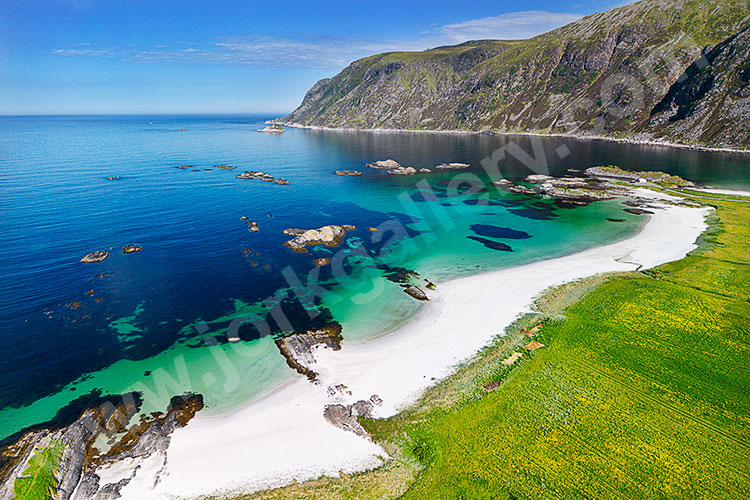 Norwegen, Vestland, Vestland,Nordfjord, Weißer Sandstrand Grotlesanden