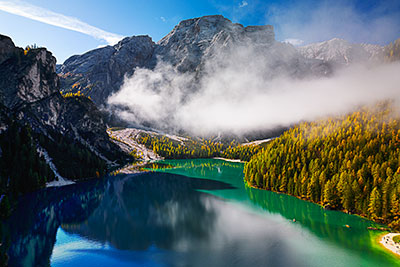 Italien, Trentino-Südtirol, Dolomiten,Fanes-Sennes-Prags, Panoramablick über den Pragser Wildsee zum Seekofel