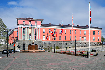 Norwegen, Rogaland, Rogaland,Haugaland, Rathaus mit Springbrunnen