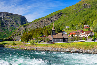 Norwegen, Vestland, Vestland,Sognefjord, Holzkirche im Dorf von Flam