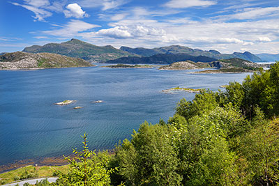 Norwegen, Vestland, Vestland,Nordfjord, Panoramablick von der Fv616 oberhalb des Oldeide Fährhafens in Richtung Nordosten