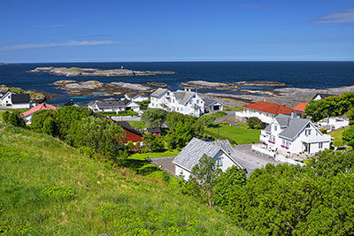 Norwegen, More og Romsdal, More og Romsdal,Romsdal, Die malerische Hafenstadt Bud an der Westspitze der Halbinsel Hustadvika