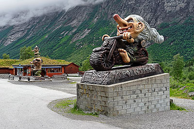 Norwegen, More og Romsdal, More og Romsdal,Romsdal, Einfahrt und Rezeption am Trollstigen Campingplatz