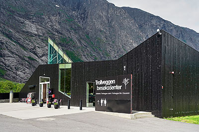 Norwegen, More og Romsdal, More og Romsdal,Romsdal, Besucherzentrum unter dem Trollveggen im Tal Romsdalen