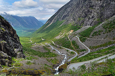 Norwegen, More og Romsdal, More og Romsdal,Romsdal, Blick vom Trollstigen in das Gebirgstal Isterdalen